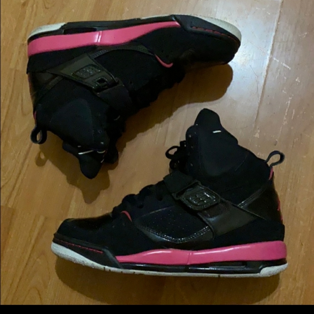 Jordan Flight Sneakers 🖤💗